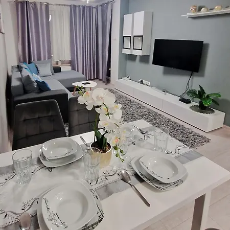 Apartament Z Basenem Laura Polanki Park-3