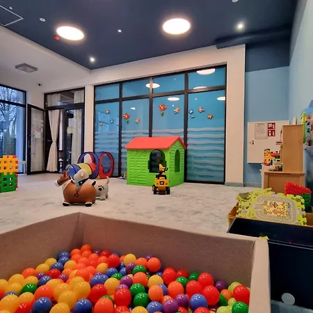 Apartament Z Basenem Laura Polanki Park-2